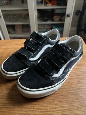 Women’s Black Velcro Skate Sneakers with White Stripe